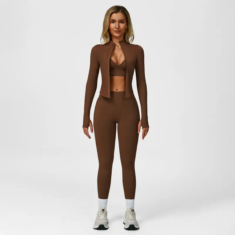 💪 3-teiliges Sportbekleidungsset – Top mit gekreuzten Trägern, Leggings mit hohem Bund und kurze Jacke ✨